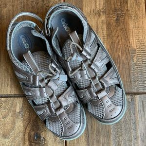 OrthoFeet sandals with lots of support. Size 11